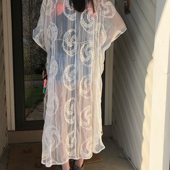 ❌SOLD❌Boutique Lace Duster - Picture 7 of 7